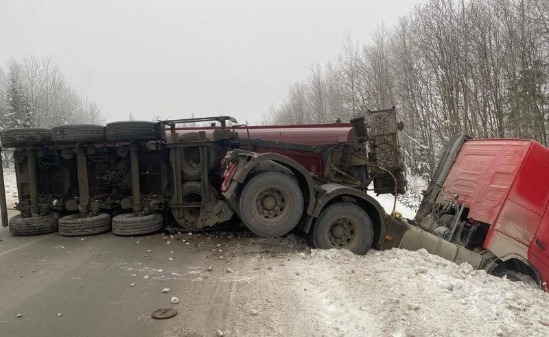 В Пермском крае в ДТП погибли трое пациентов больницы и водитель микроавтобуса