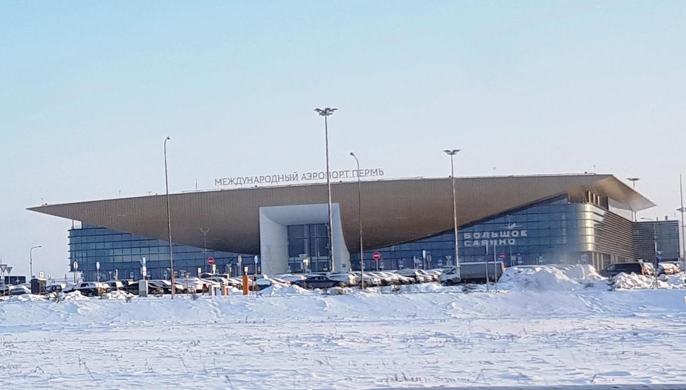 В аэропорту Перми 19 января с рейса сняли устроившего дебош пассажира