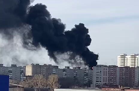 В Перми горит крыша девятиэтажного дома