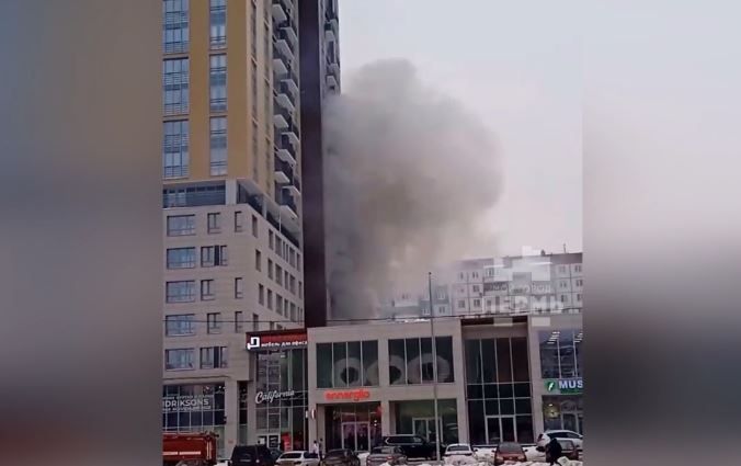 В центре Перми на улице Революции 23 января произошел пожар в салоне красоты