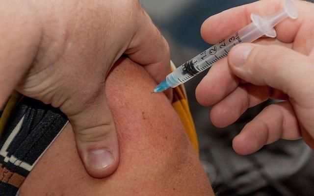 В Пермском крае ввели обязательную вакцинацию от COVID-19 для пенсионеров