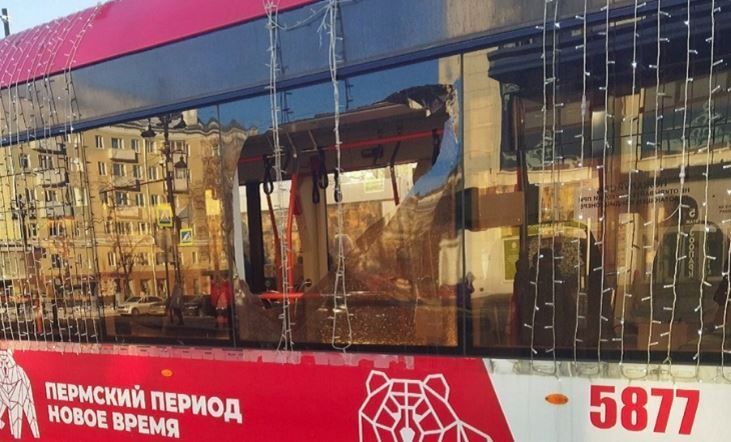 В центре Перми возле остановки ЦУМ 19 января столкнулись два трамвая